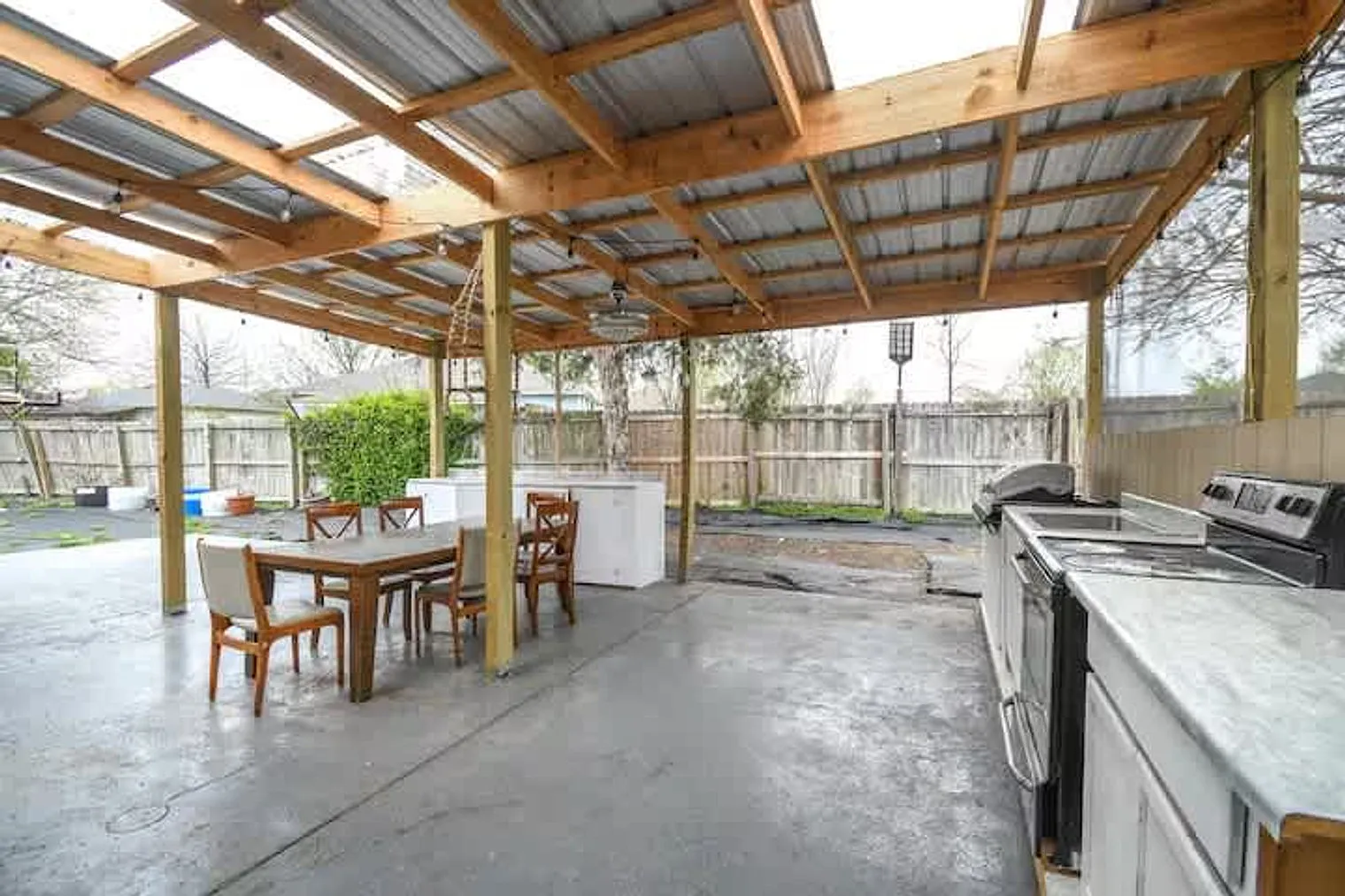 4 bed, 2.0 bath, 1560 sqft, $3,894 — Photo 3