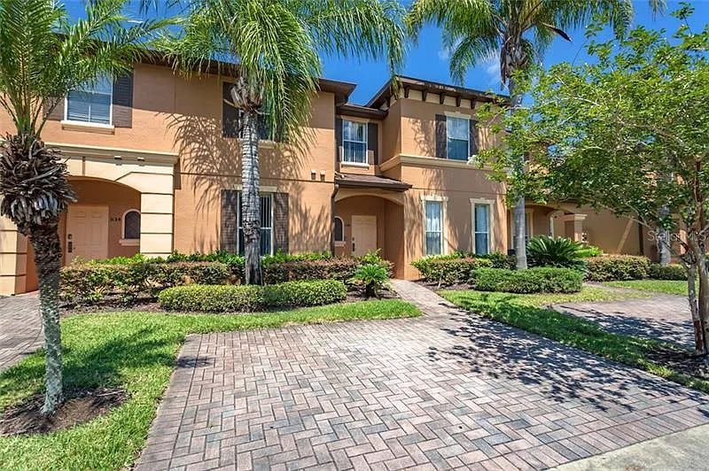 1114 Calabria Ave