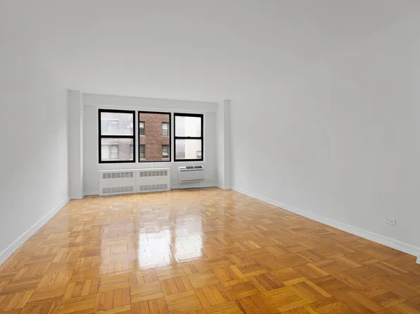 200 E 15th St, New York, NY