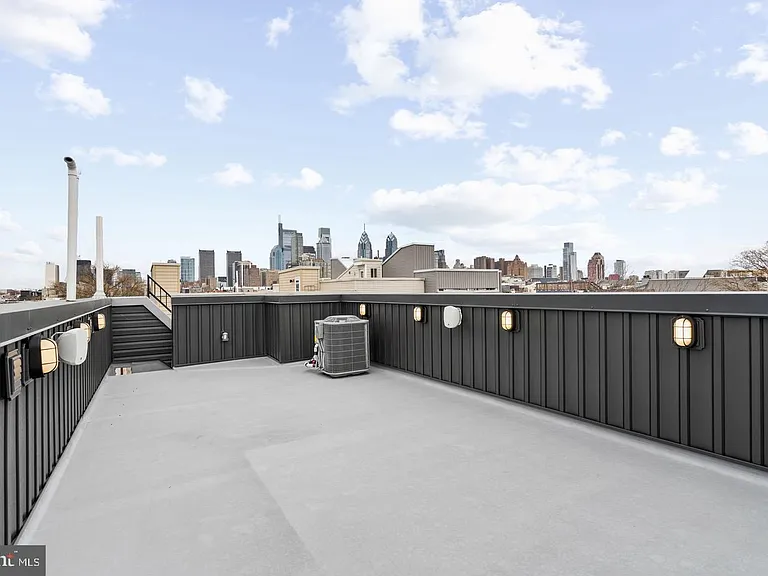2209 Montrose St — Photo 47