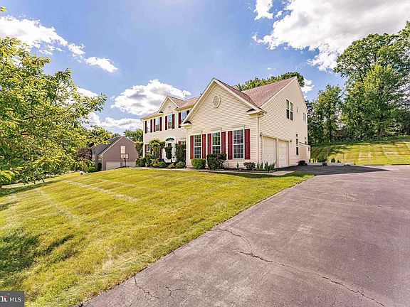 3rd image of 205 Sussex Rd