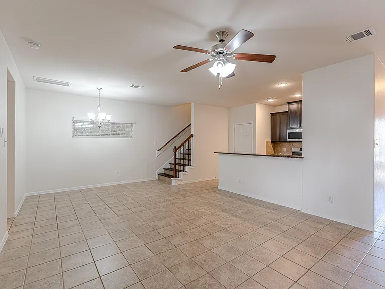 13527 Vista De Oro St — Photo 6