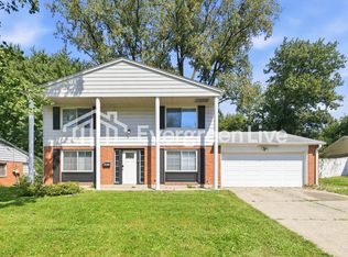 6945 Hubbard Dr, Huber Heights, OH 45424