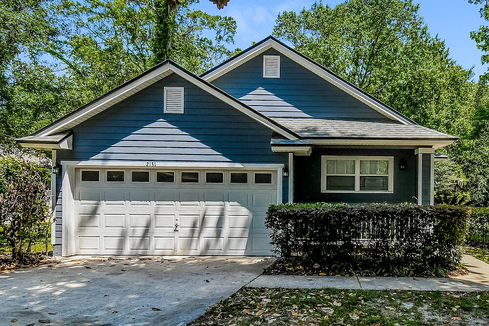 3 bed, 2.0 bath, 1616 sqft, $2,700 — Photo 1