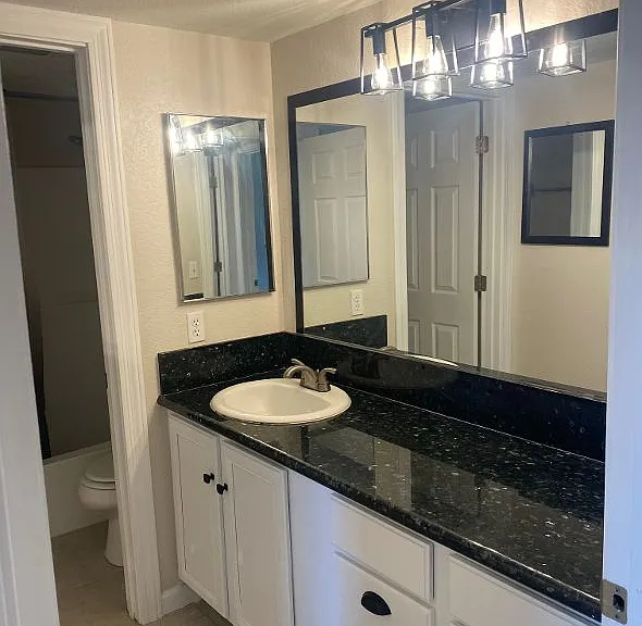 740 W Elm St #257 — Photo 12