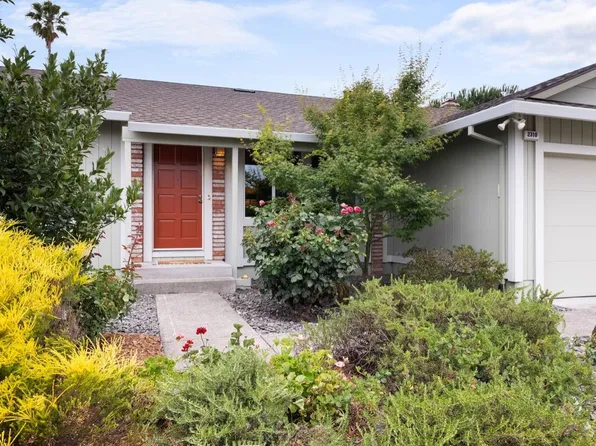2310 Floral Way, Santa Rosa, CA 95403