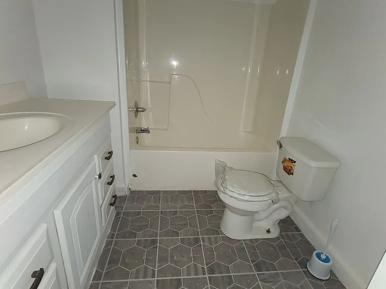 2810 3rd Ave — Photo 8