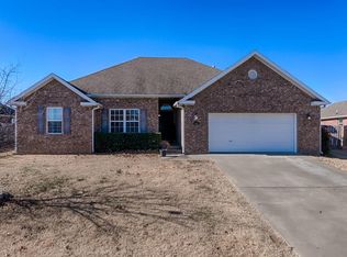 2882 Chadwick St, Springdale, AR 72764