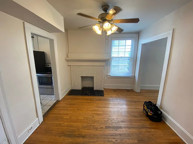 E Norwich Ave 4-16 SSR — Photo 3