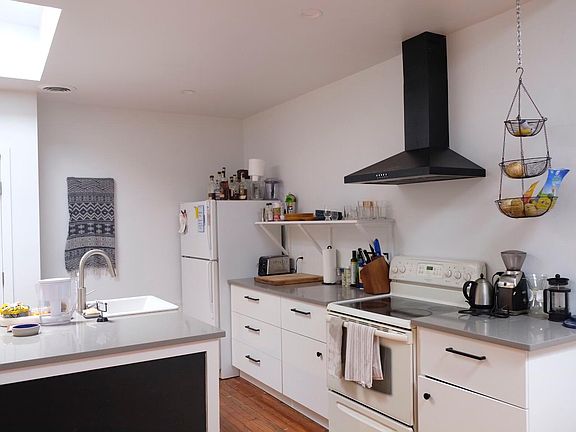 4th image of 3138 Richmond St Unit 3