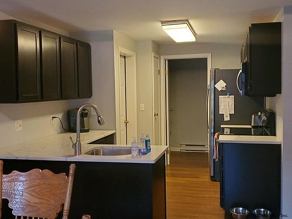4th image of 23 Queen Ann Ct