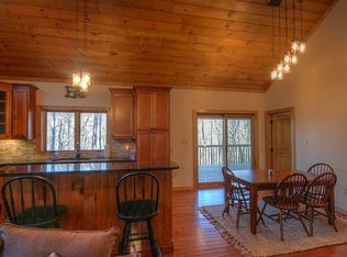 227 Vixen Ln, Blowing Rock, NC 28605