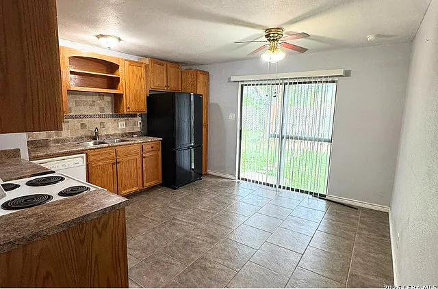 6630 Swiss Oaks — Photo 4