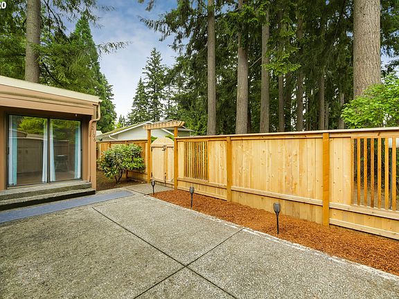 4th image of 2106 NE 136th Ave