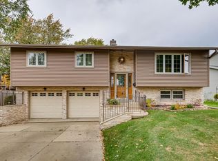 1102 E Dogwood Ln, Mount Prospect, IL