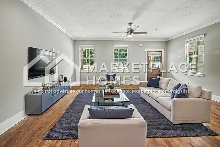 119 Bell St — Photo 3