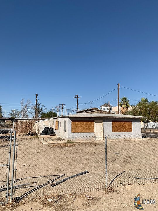 2nd image of 214 E 4th St