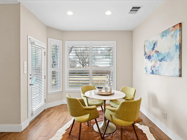 8112 Cobblestone — Photo 14