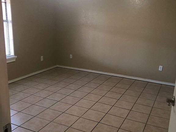 3rd image of 2204 Kimberly Ln APT 4