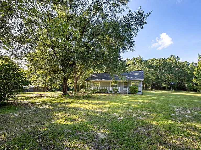 20608 Scarborough Rd — Photo 3