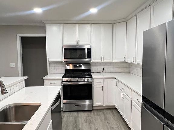 4th image of 4427 Annapolis Rd