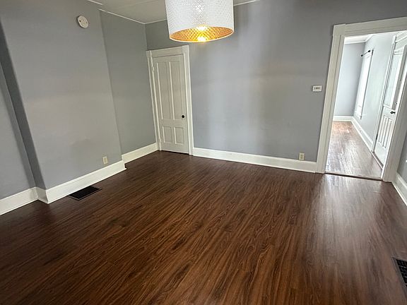 5th image of 130 South St