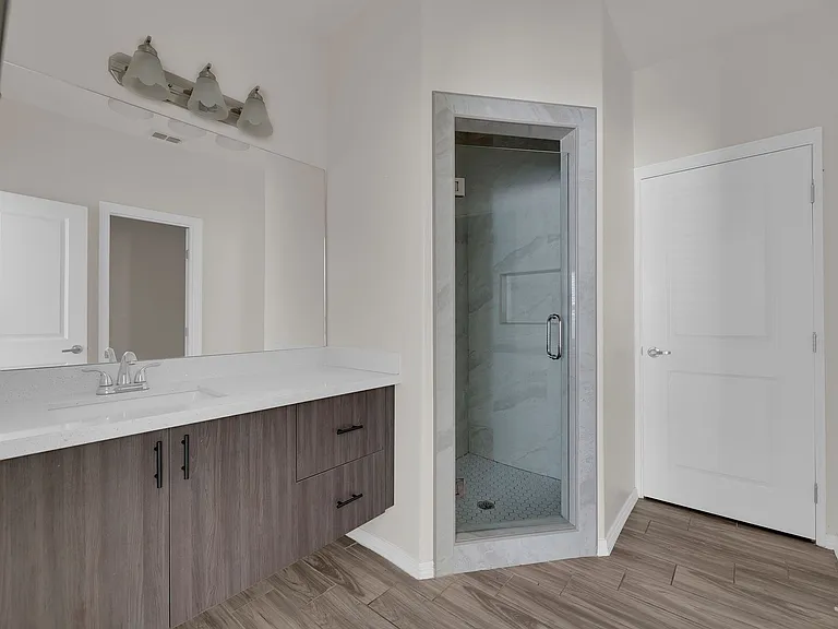 1013 La Pointe Ave #1 — Photo 13