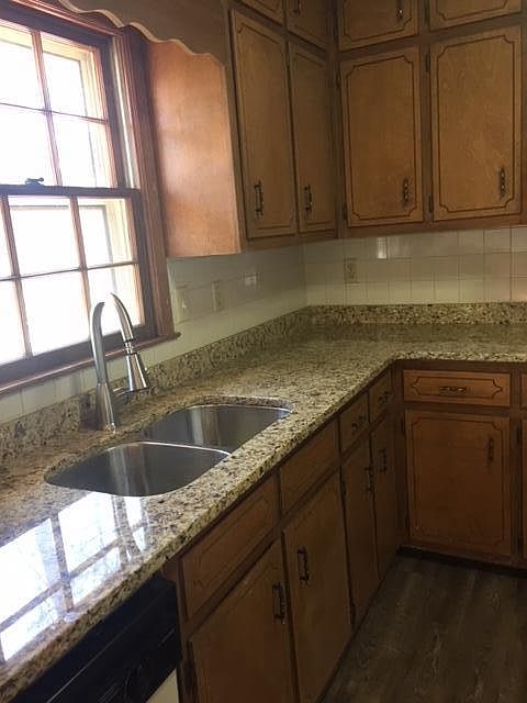 2nd image of 462 Villa Dr