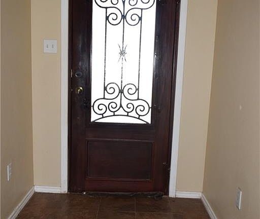 2nd image of 6657 Picadilly St