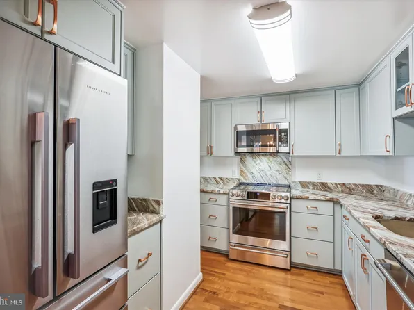 4601 N Park Ave APT 903-C, Chevy Chase, MD 20815