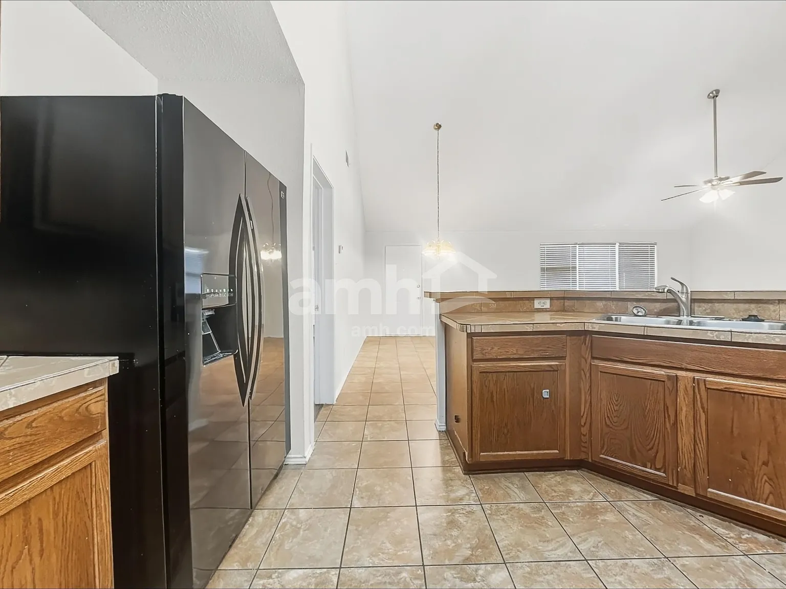 4 bed, 2.5 bath, 3180 sqft, $2,845 — Photo 3