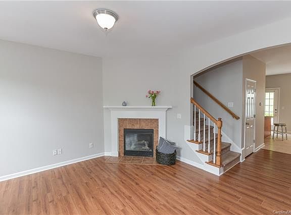 5th image of 147 Charterhouse Ln