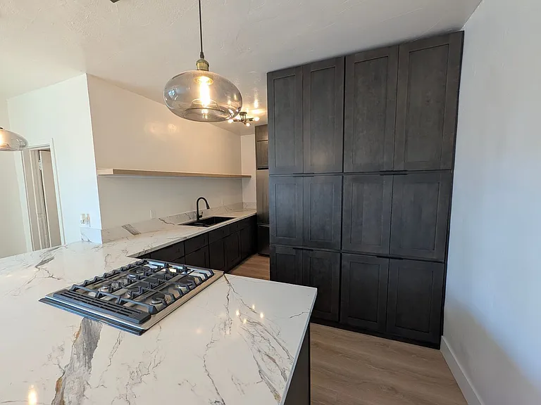 300 N Bonnie Brae St #302 — Photo 5