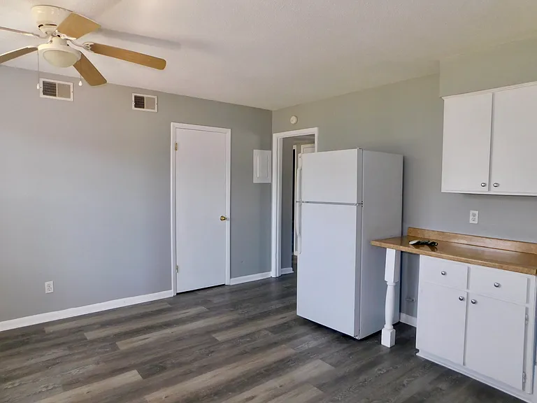 9004 Middleground Rd #B — Photo 3