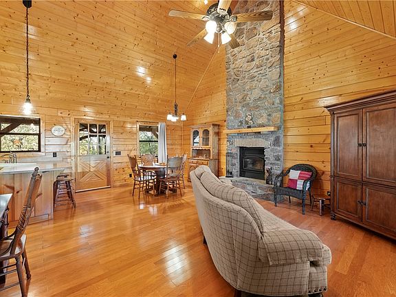 5th image of 22340 Chalybeate Dr