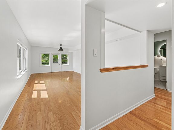 5th image of 240 S Oak Park Ave APT 305
