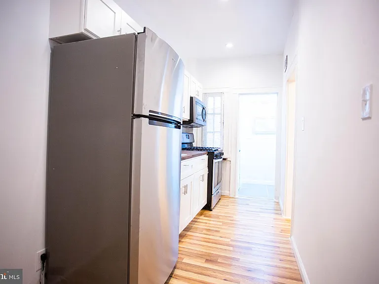 3702 Hayward Ave — Photo 6
