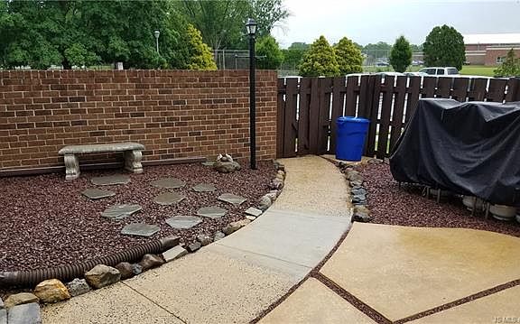 2nd image of 138 Bennington Dr