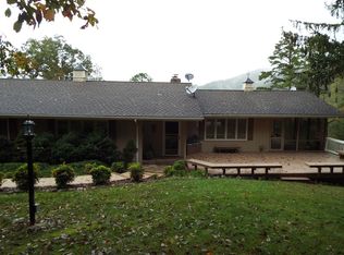 421 Riverwood Dr, Sylva, NC 28779