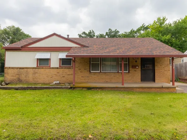 7307 E Lincoln St, Wichita, KS 67207