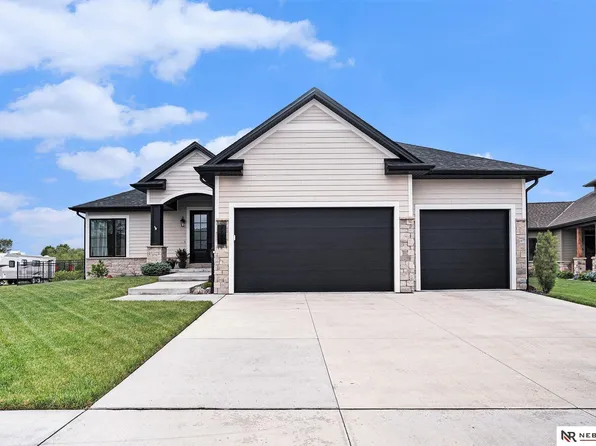 1121 Terrace View Dr, Hickman, NE 68372