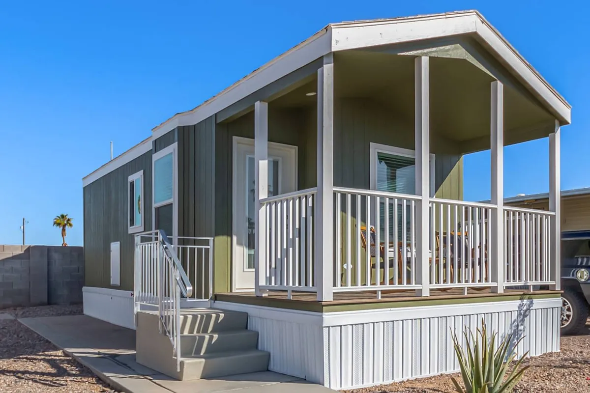 Building Photo - 9985 N Pinal Ave #33A