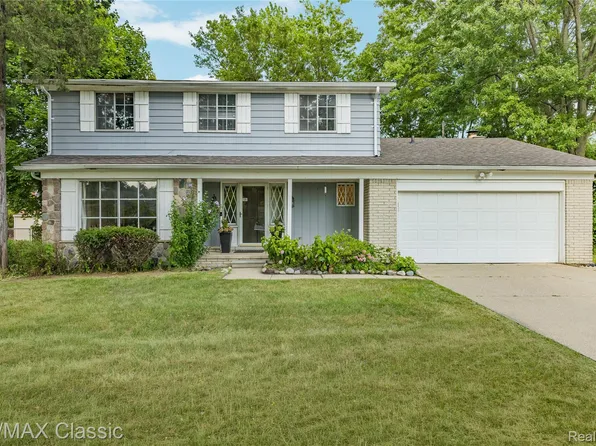 27036 Arlington Dr, Southfield, MI 48076