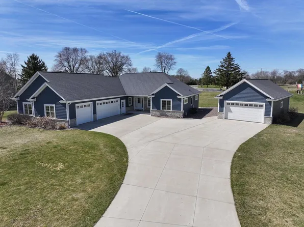 5125 Roamn WAY, Hartford, WI 53027