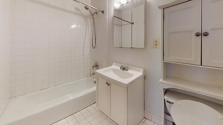 Rented by Bond New York | media 16