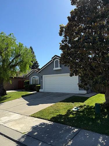 995 Pearwood Cir Photo 1