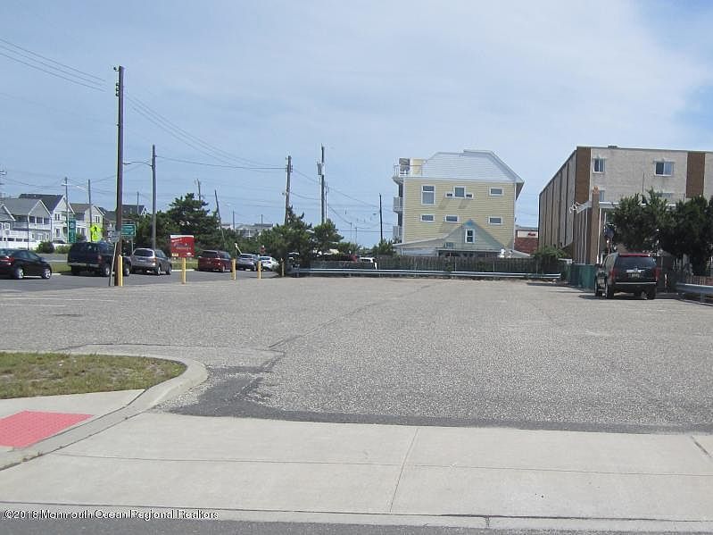 2nd image of 119 Dewey Drive