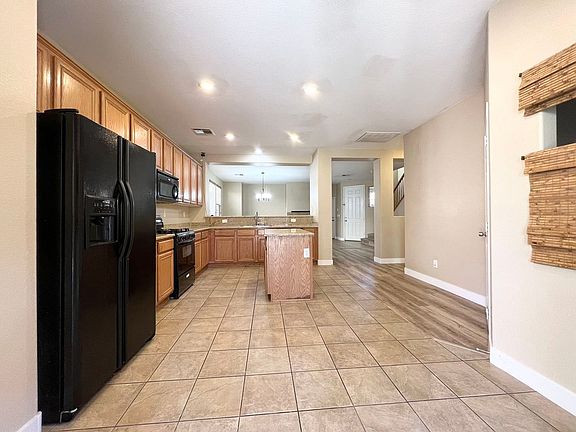 3rd image of 715 Quayside Ct