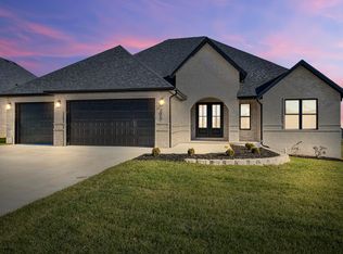 2012 N Riva Ridge Ct, Springfield, MO 65802