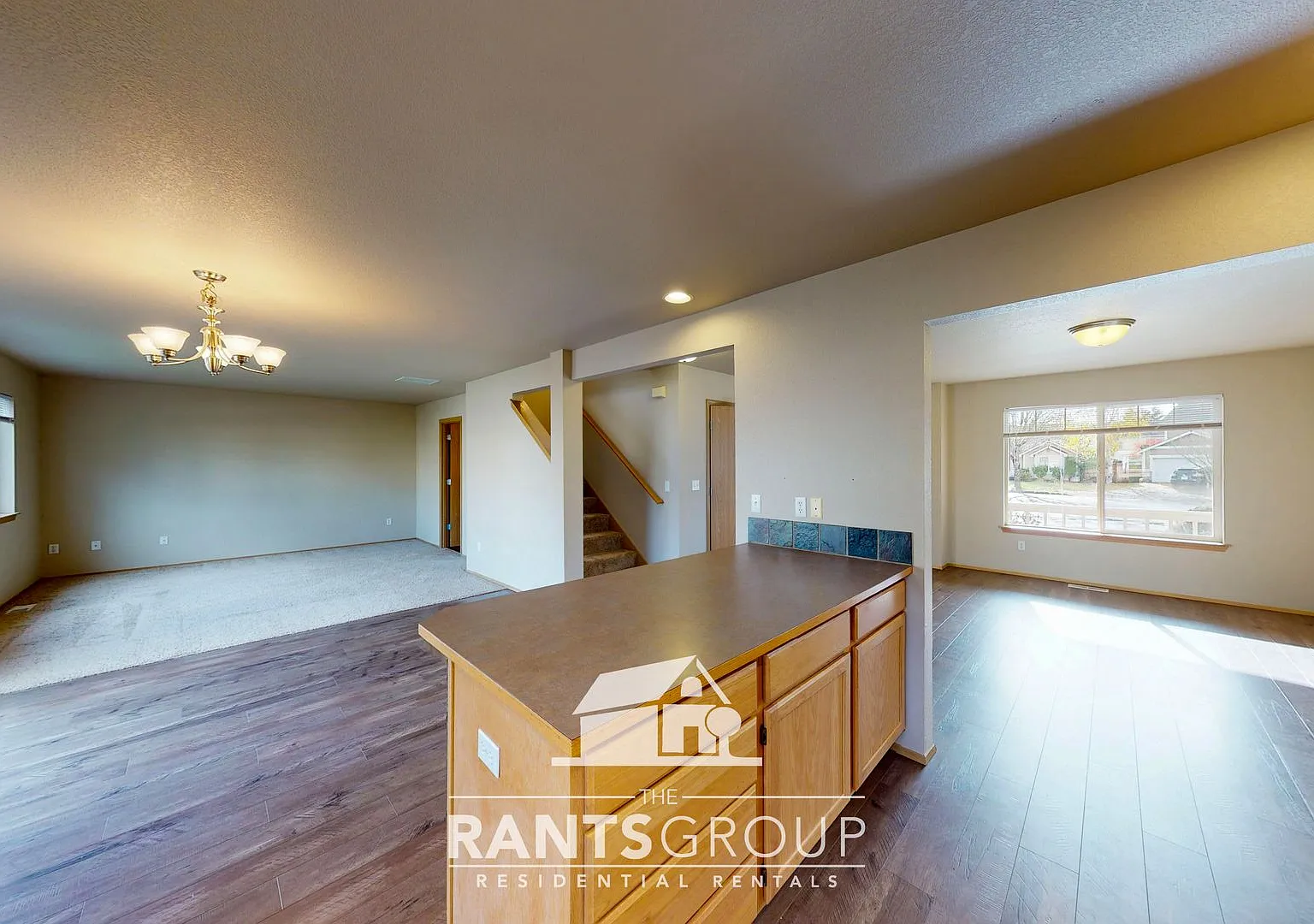 Great Location! Easy JBLM Commute! — Photo 4